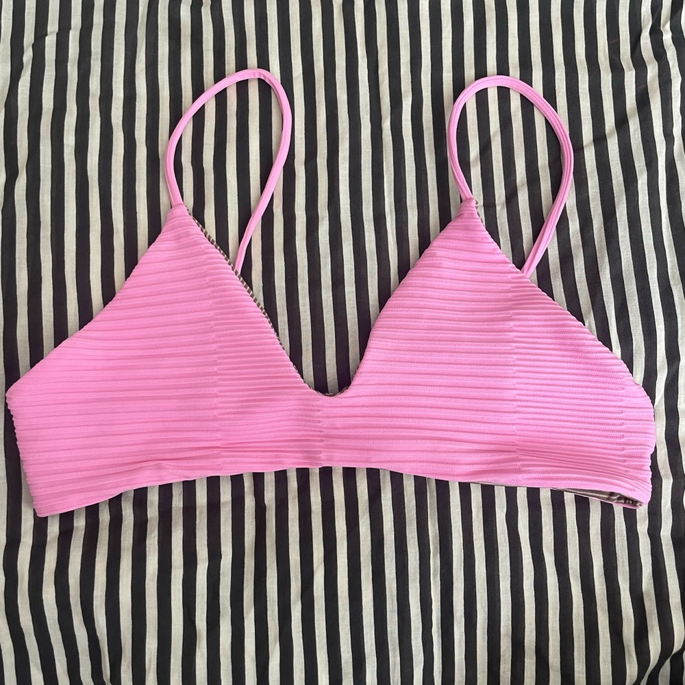 Napali top in dual ribbed sweet pea NWOT